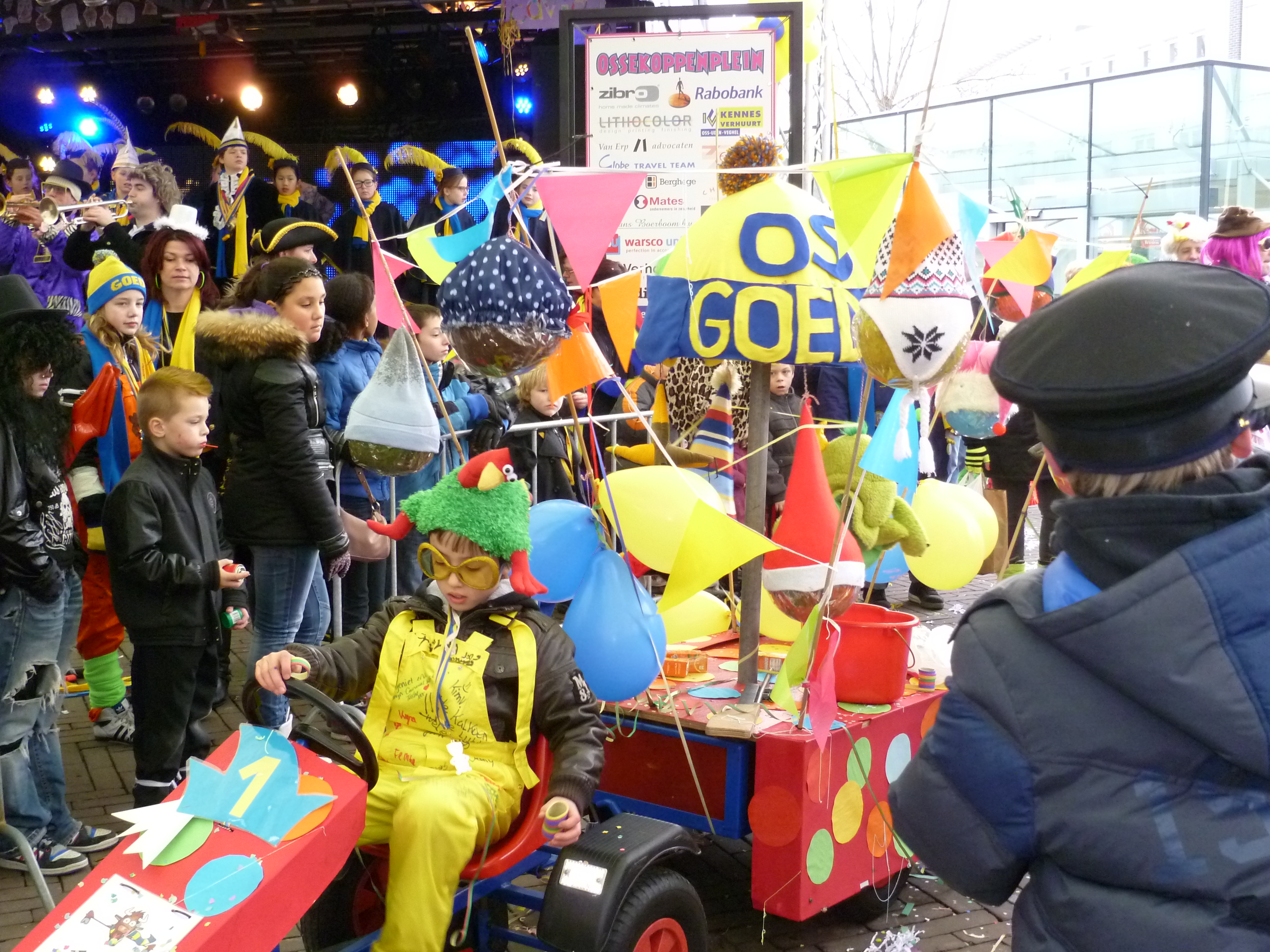 Activiteiten_expo5x11carnaval_2013 jeugdoptocht (jpg) Activiteiten_expo5x11carnaval_2013 jeugdoptocht (jpg)